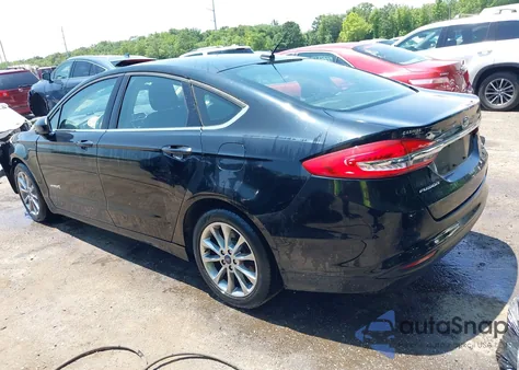 2017 Ford Fusion Hybrid Se z USA, uszkodzony, nr VIN 3FA6P0LU3HR323903